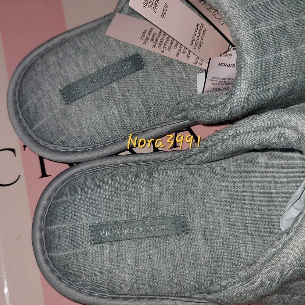 Victoria secret Slipper size Small NWT - Picture 7 of 8